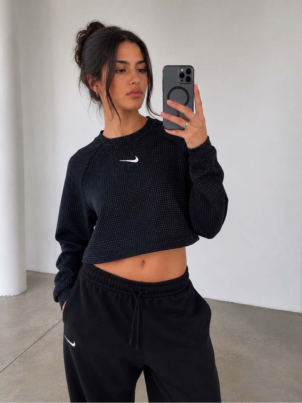 Nike Women’s Sportswear Tech Fleece Crop Sweatshirt Polka Dot